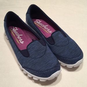 Sketchers Blue Memory Foam slip-on, 8.5